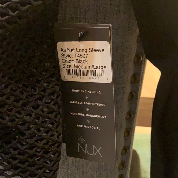 NUX stretch long sleeve crop top - Picture 3 of 5